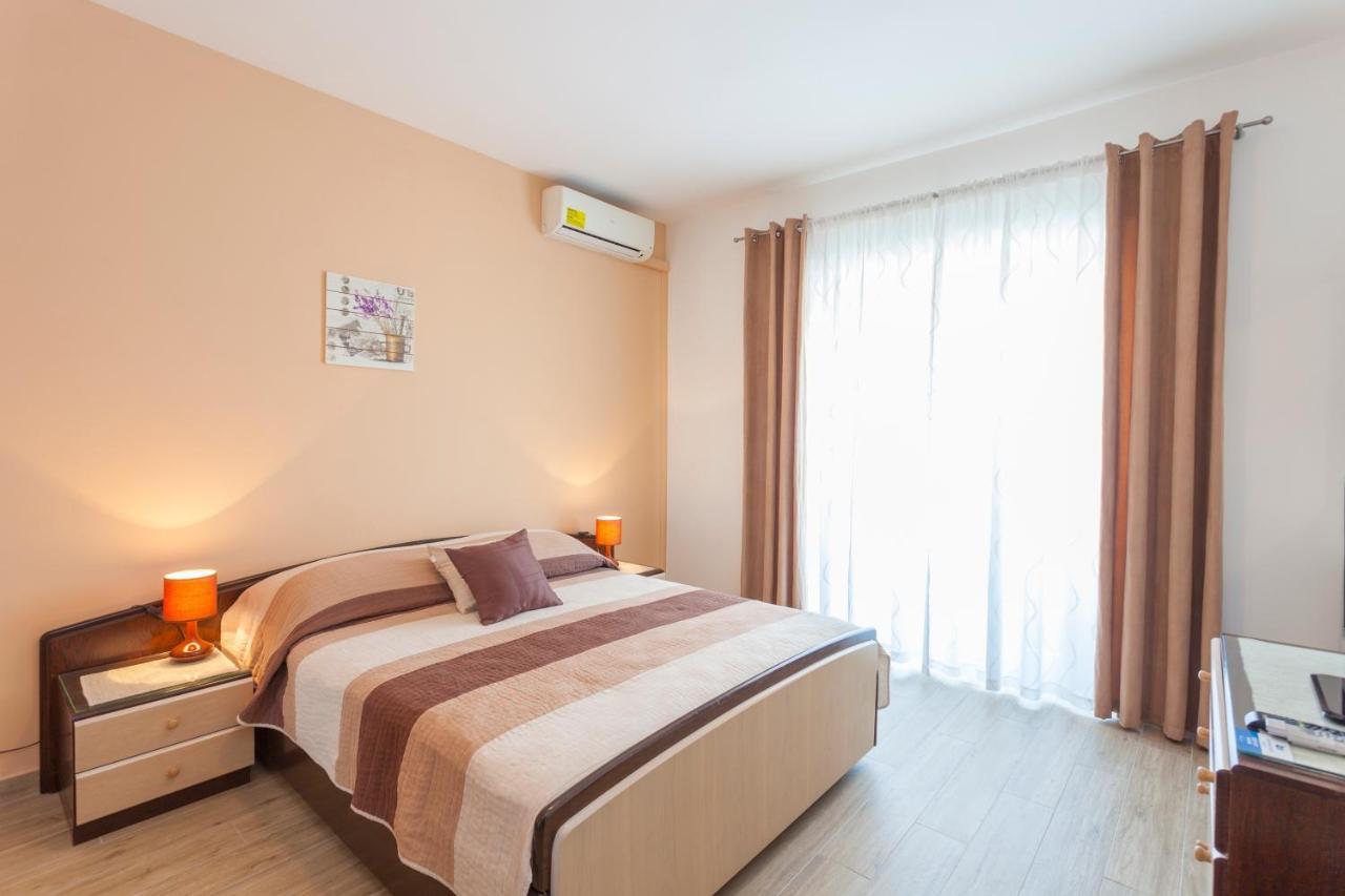 Apartments & Rooms Alagic มาคาร์สกา ภายนอก รูปภาพ