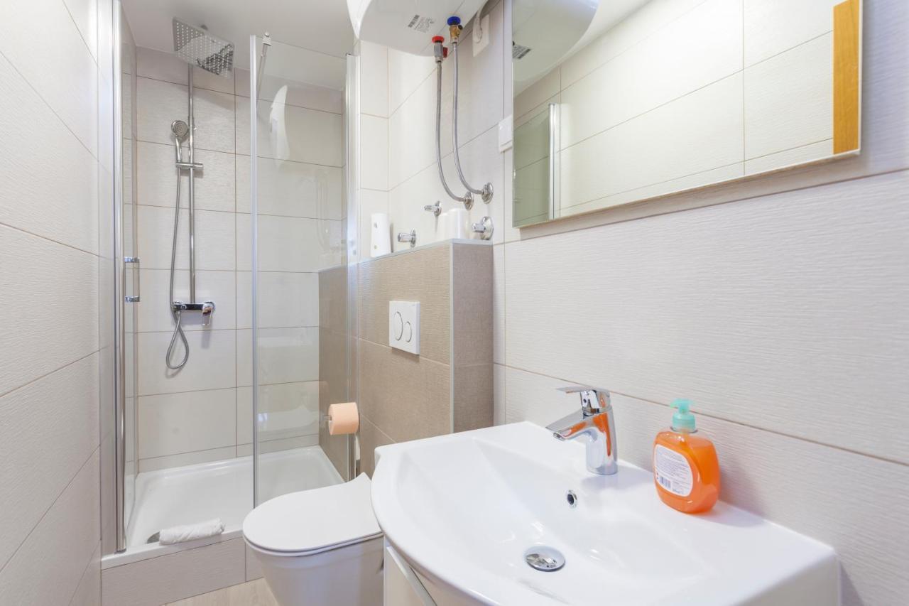Apartments & Rooms Alagic มาคาร์สกา ภายนอก รูปภาพ