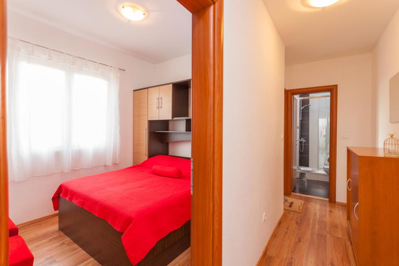 Apartments & Rooms Alagic มาคาร์สกา ภายนอก รูปภาพ