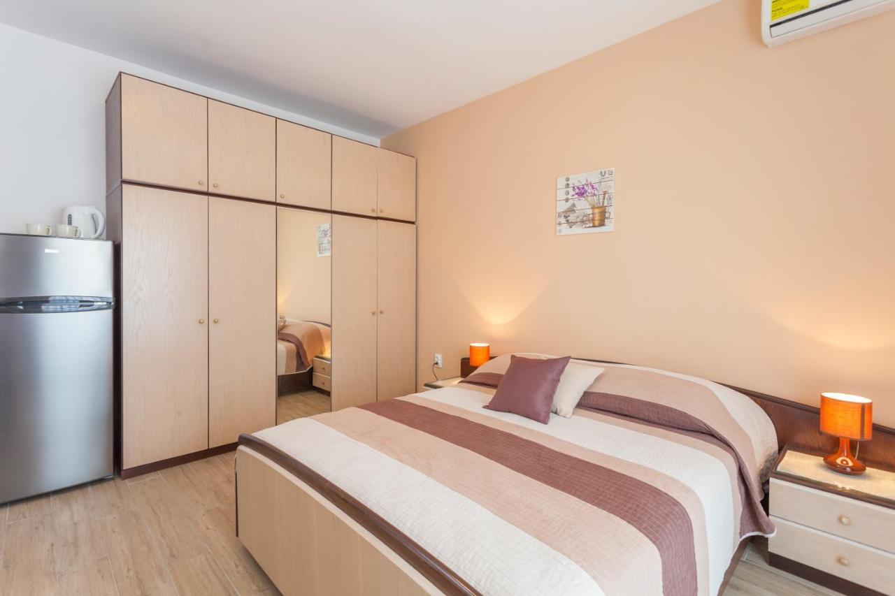 Apartments & Rooms Alagic มาคาร์สกา ภายนอก รูปภาพ