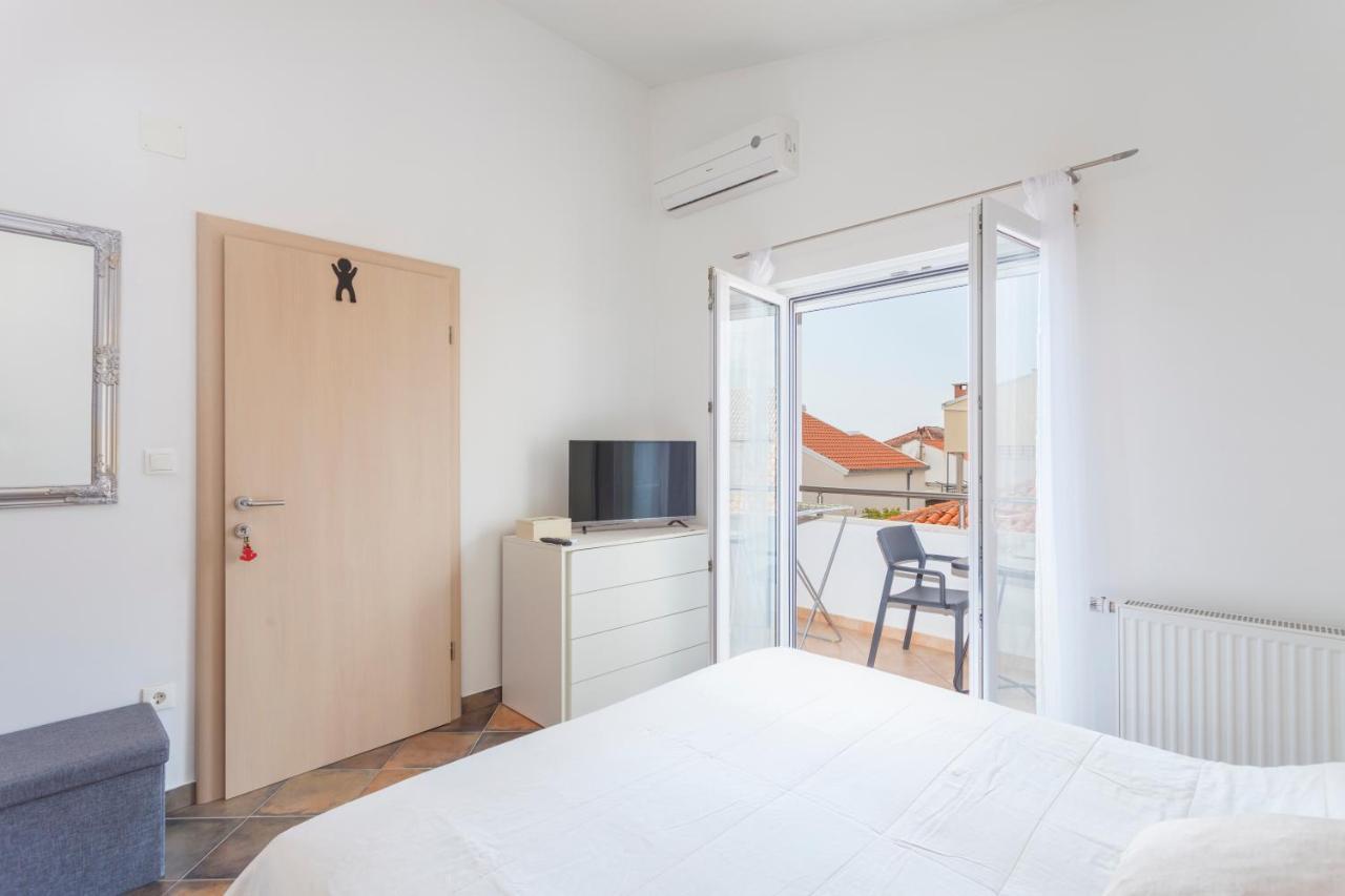 Apartments & Rooms Alagic มาคาร์สกา ภายนอก รูปภาพ