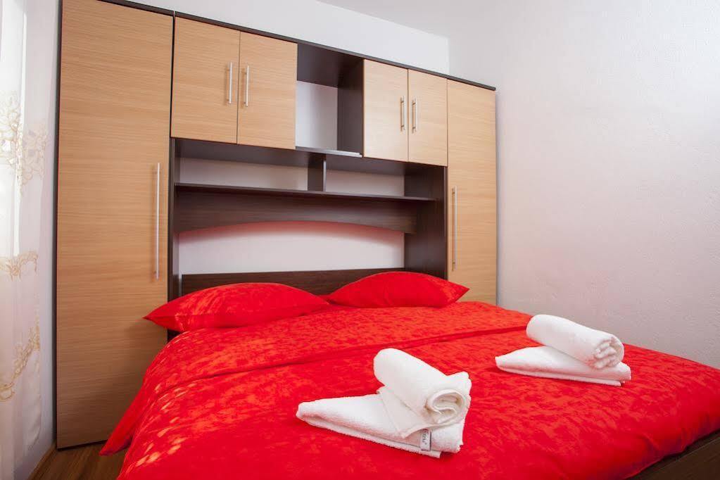 Apartments & Rooms Alagic มาคาร์สกา ภายนอก รูปภาพ